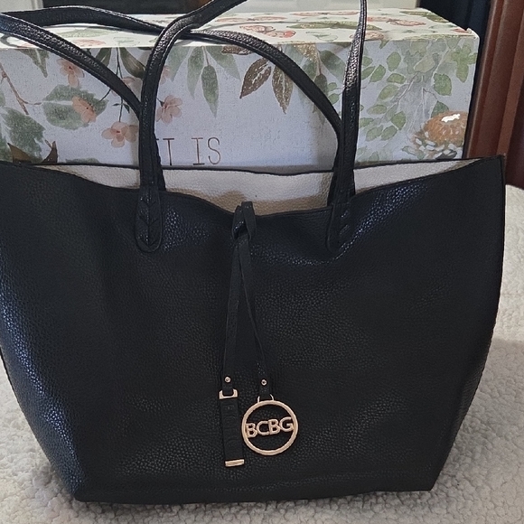 BCBG TOTE PURSE - Picture 1 of 7